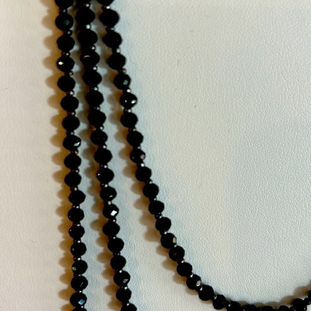 Black crystal beaded necklace-NWOT - Picture 2 of 5